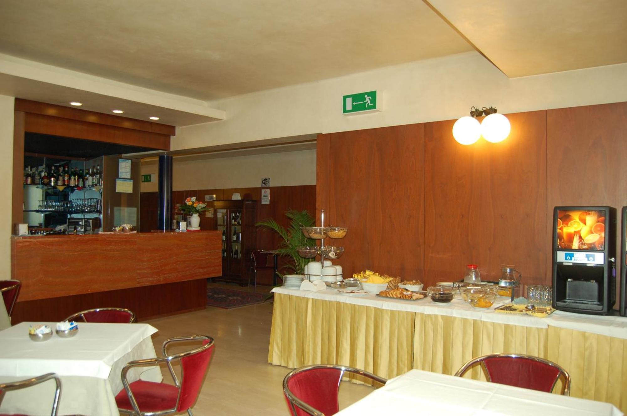 Hotel Mariani Iesi Luaran gambar