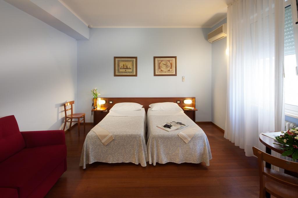 Hotel Mariani Iesi Luaran gambar