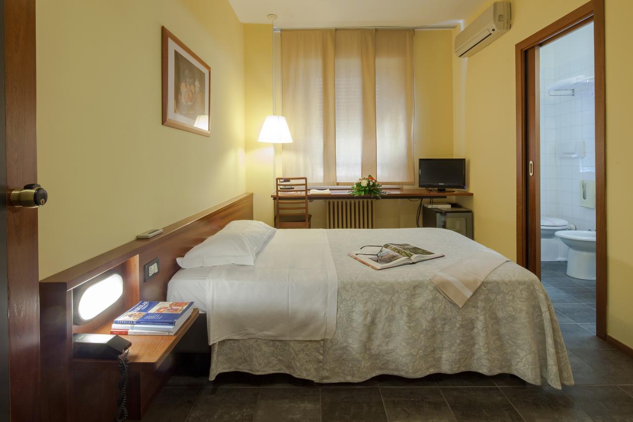 Hotel Mariani Iesi Luaran gambar