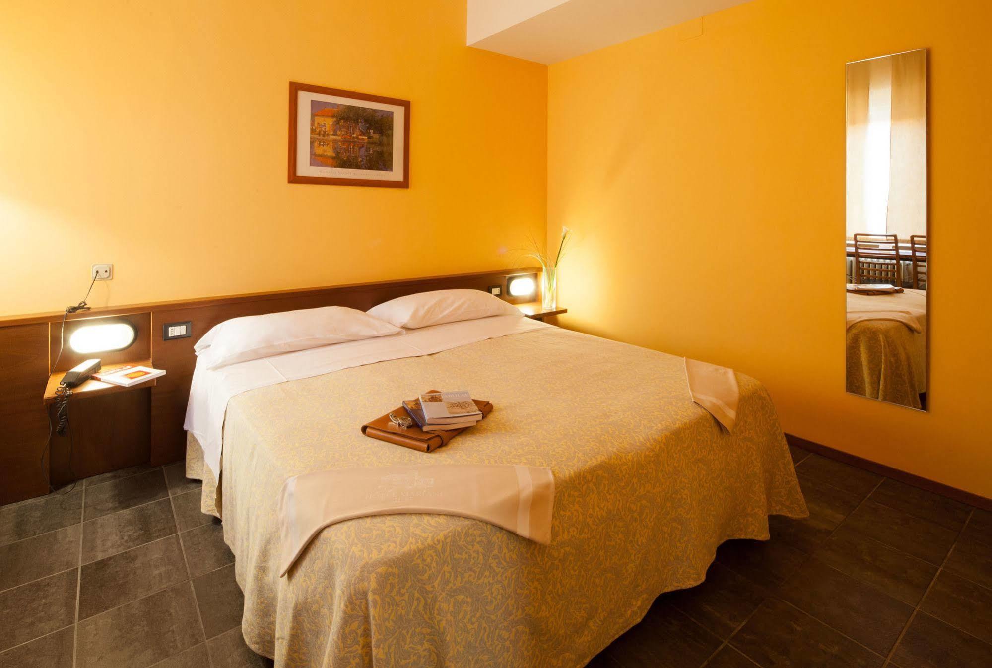 Hotel Mariani Iesi Luaran gambar