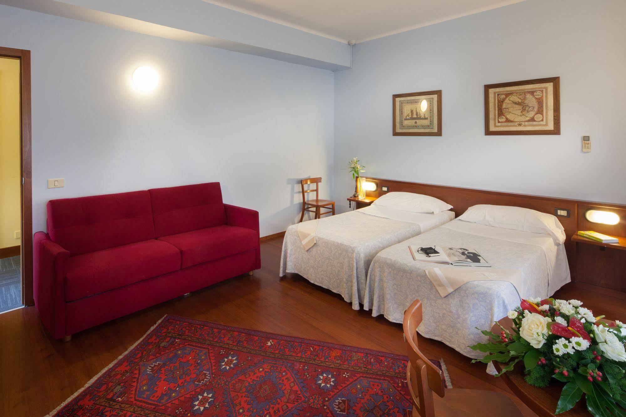 Hotel Mariani Iesi Luaran gambar
