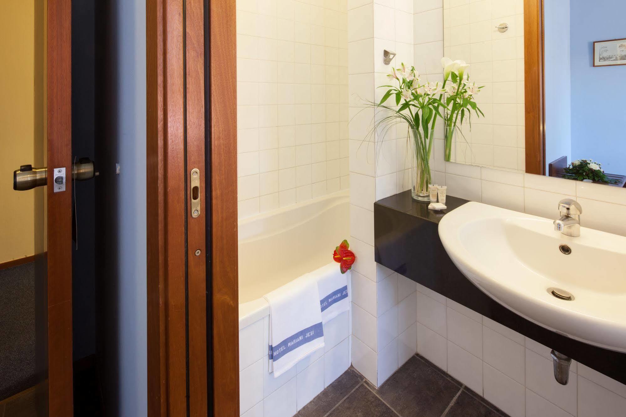 Hotel Mariani Iesi Luaran gambar