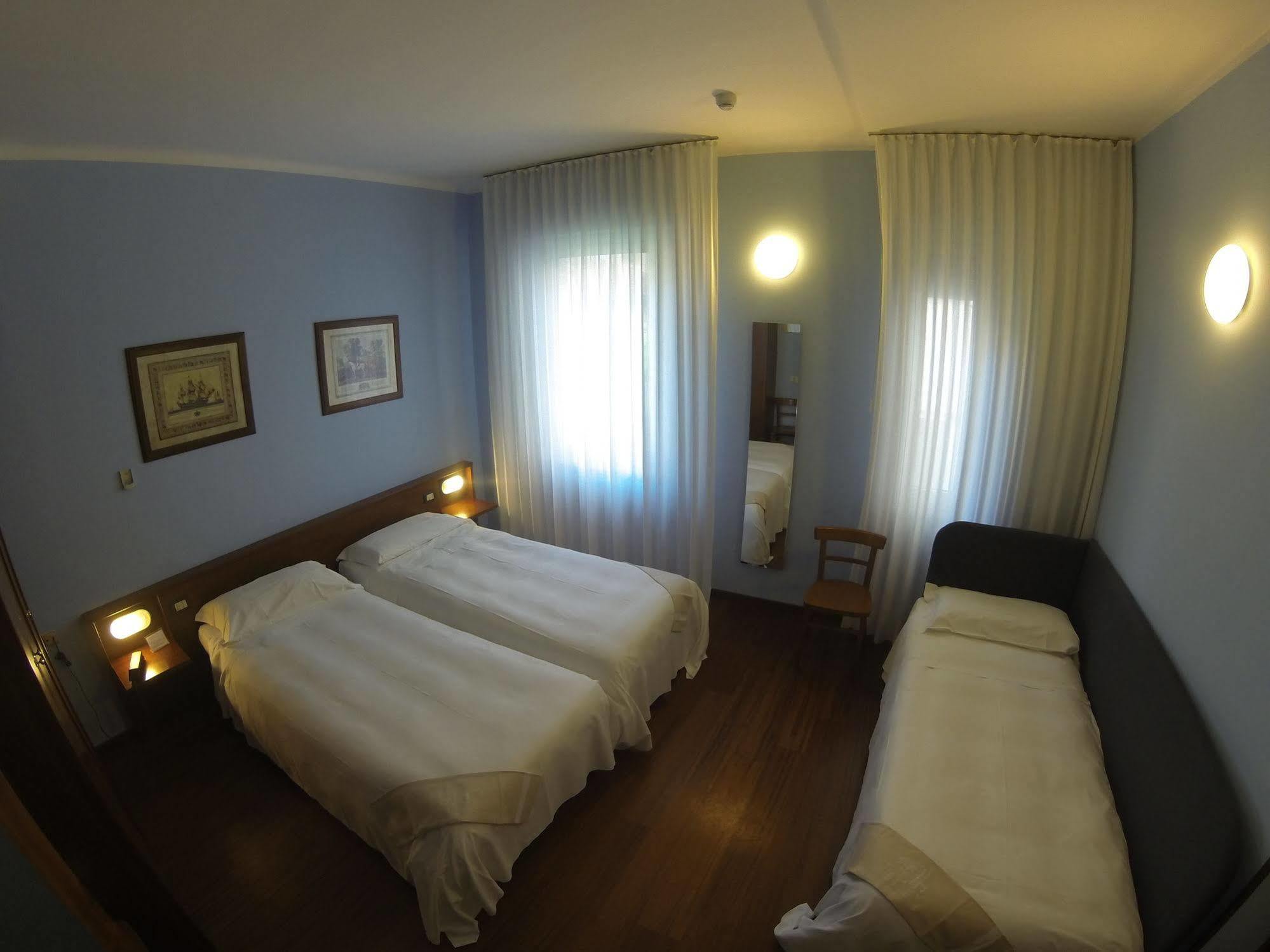 Hotel Mariani Iesi Luaran gambar