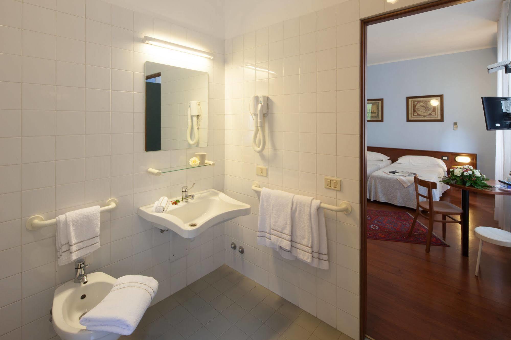 Hotel Mariani Iesi Luaran gambar